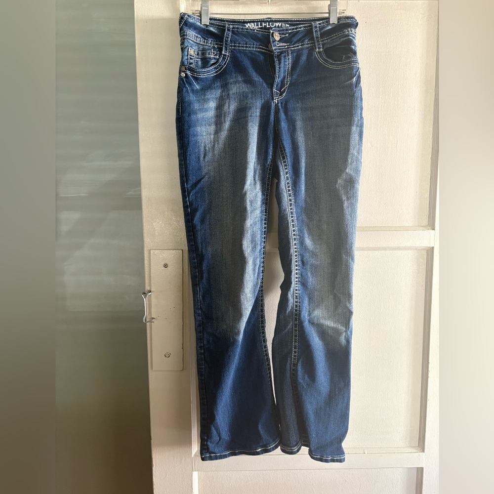 Women’s wallflower Lucious curvy fit bootcut jeans sz 9